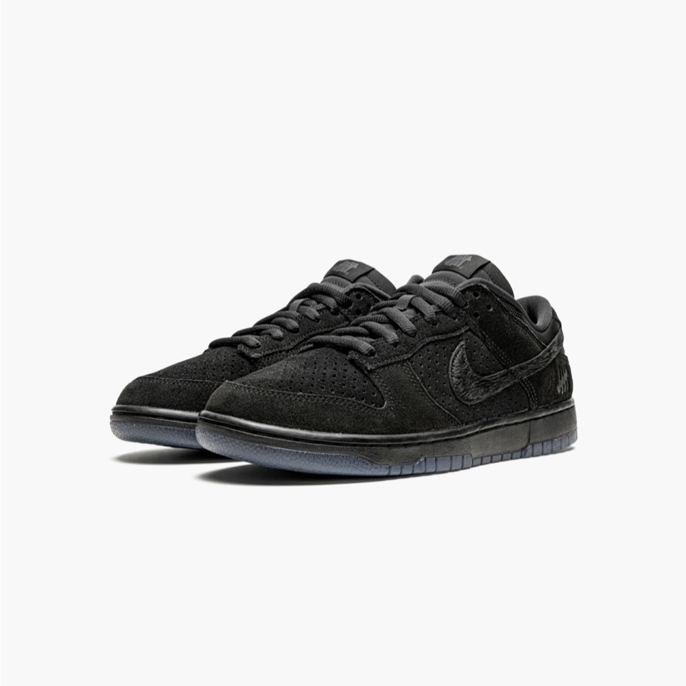 Nike Low Dunk SP Undefeated 5. New and authentic!